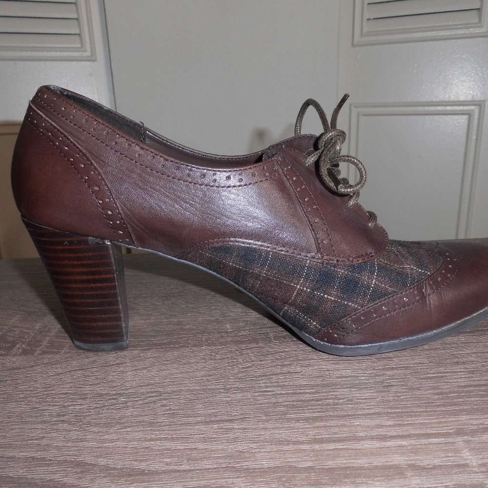Etienne Aigner Brown and Plaid Leather Upper  11M